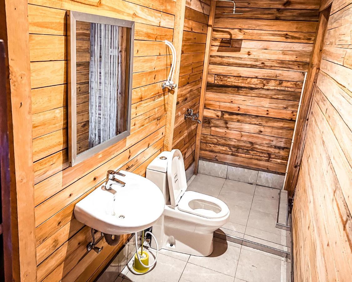 Single Cabin With Lake View ムワンザ エクステリア 写真